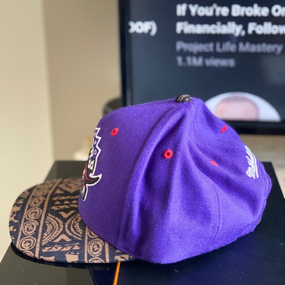 Strapback - Picture 4 of 4